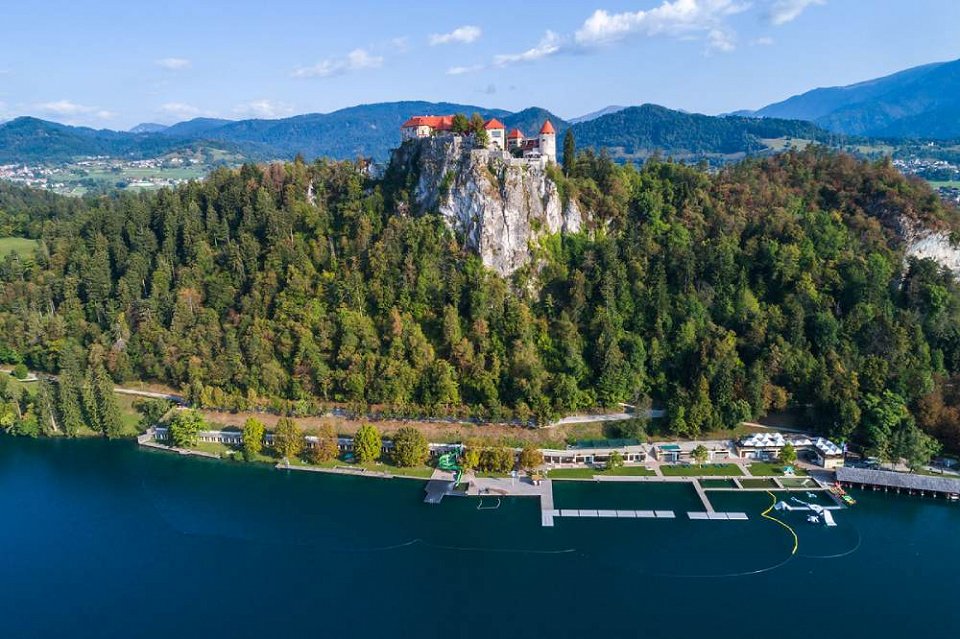 castello spiaggia Bled