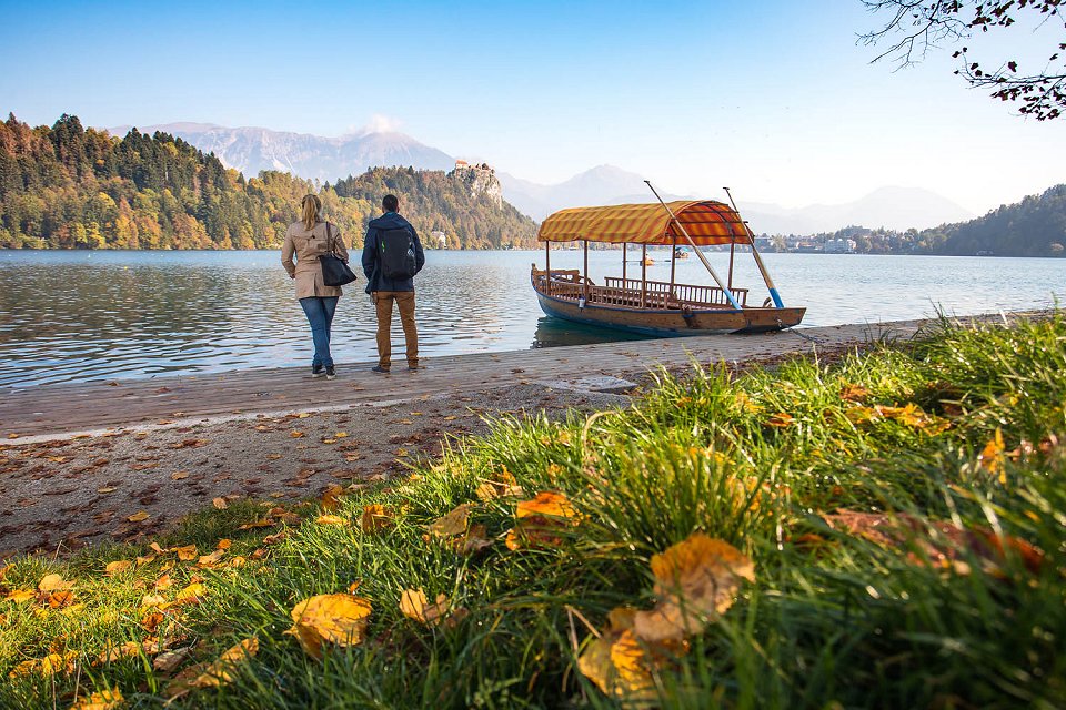 Bled In the fall pletna boat